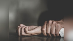 जामिनावर सुटताच आरोपीने तरुणीवर पुन्हा एकदा केला बलात्कार; हात-पाय बांधून झाडीमध्ये फेकलं, स्थिती गंभीर