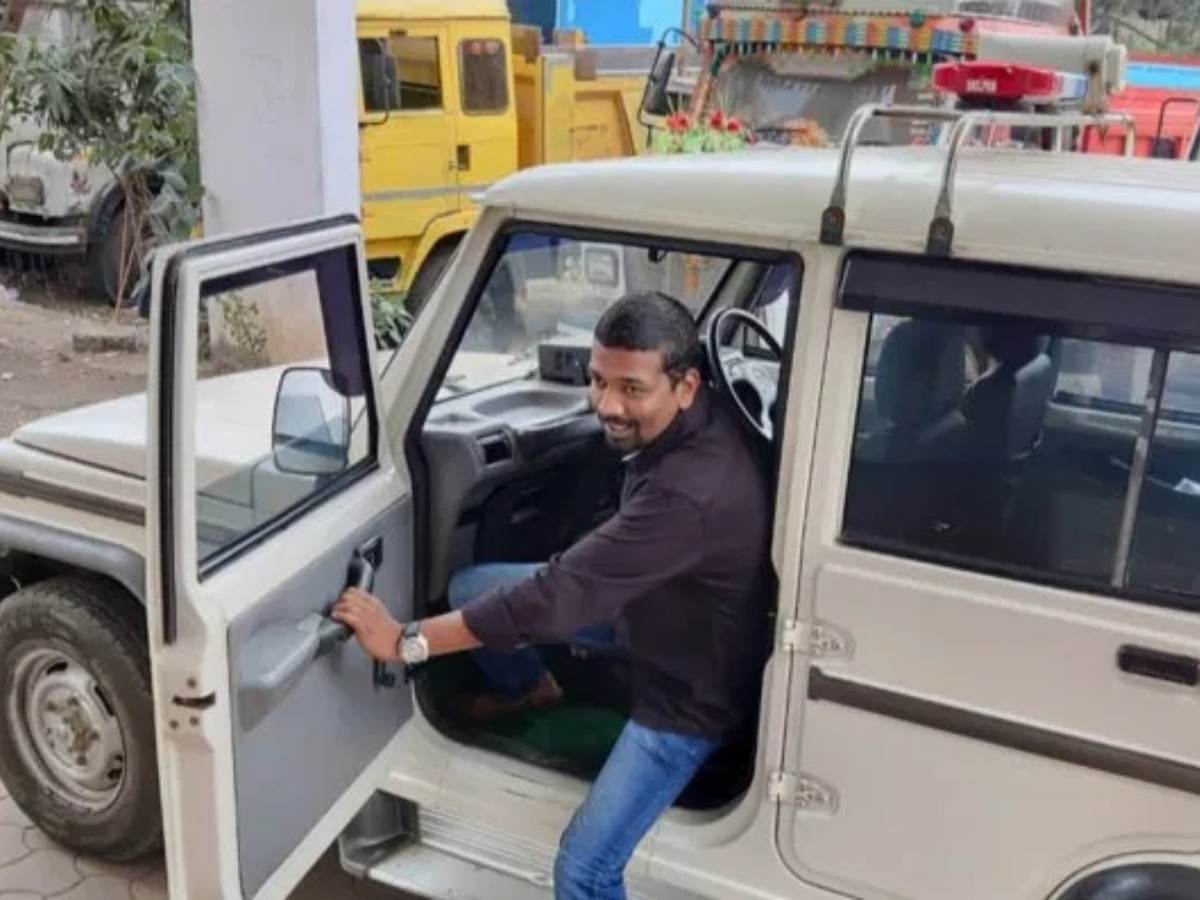 नायब तहसीलदार असल्याचे भासवून अनेक तरुणींना गंडा, लाखोंची फसवणूक, जळगावमधील धक्कादायक प्रकार नायब तहसीलदार असल्याचे भासवून अनेक तरुणींना गंडा, लाखोंची फसवणूक, जळगावमधील धक्कादायक प्रकार