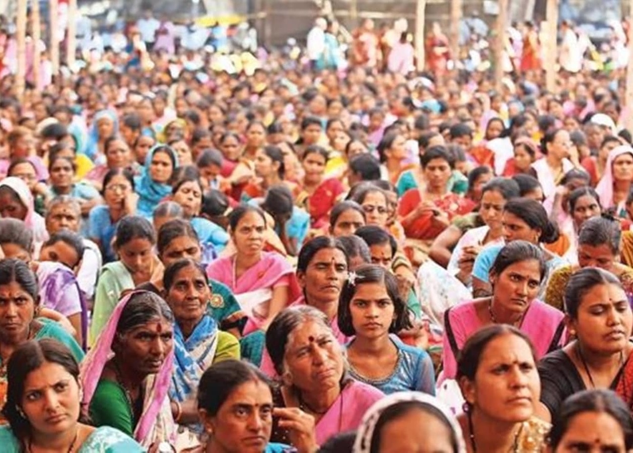 लाडकी बहीण योजनेसंदर्भात आतापर्यंतचा सर्वात मोठा आरोप; सरकारने ‘त्या’ लाभार्थ्यांना दिला कारवाईचा इशारा