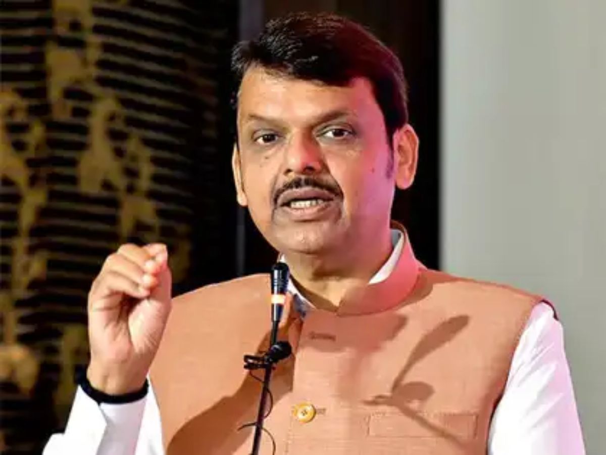 पुण्याच्या विकासात दादागिरी, माइंडसेट बदलावा लागेल; देवेंद्र फडणवीसांचा रोख नेमका कोणाकडे?