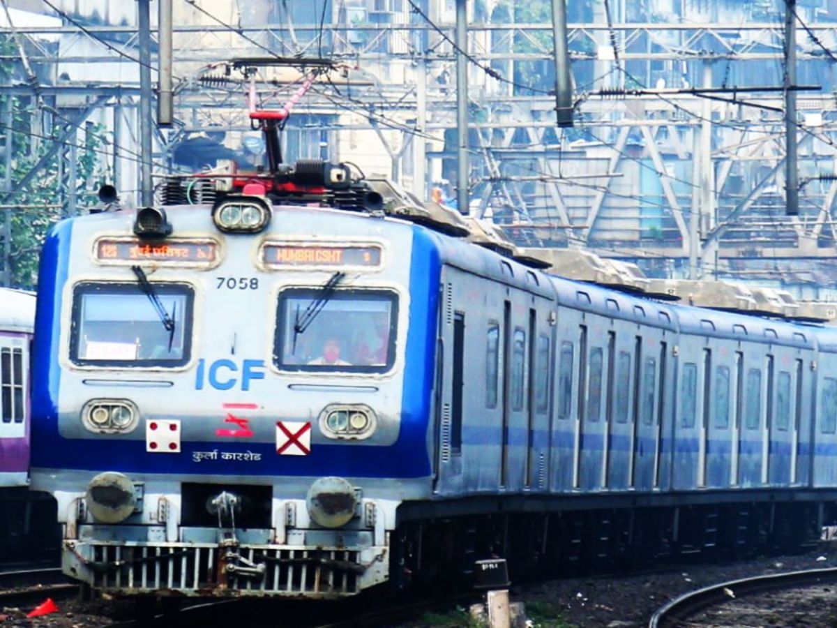 मुंबईकरांसाठी महत्त्वाची बातमी! लवकरच प्रवास फास्ट आणि आरामदायी होणार, एसी लोकल…