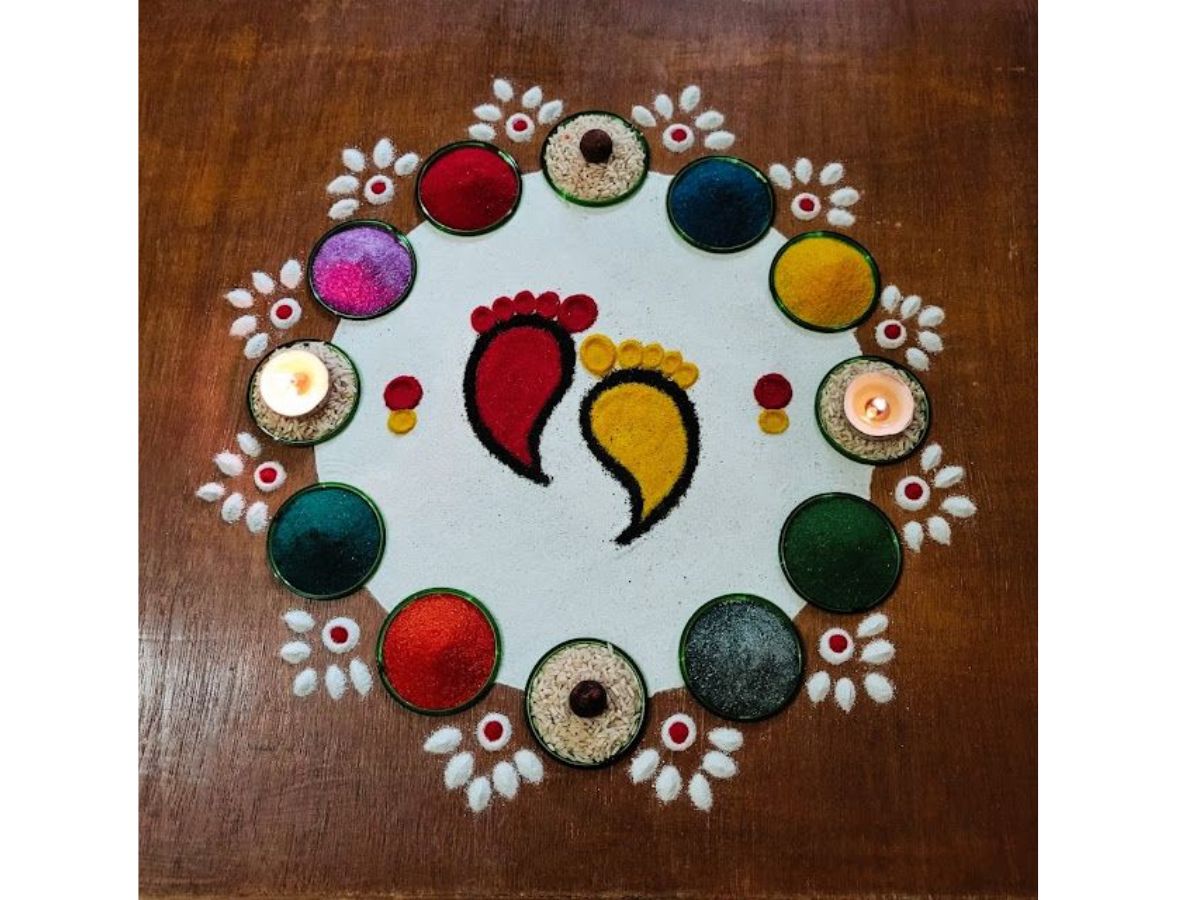Navratri 2025 Rangoli Designs devi Inspired Rangoli Designs| दारासमोर ...
