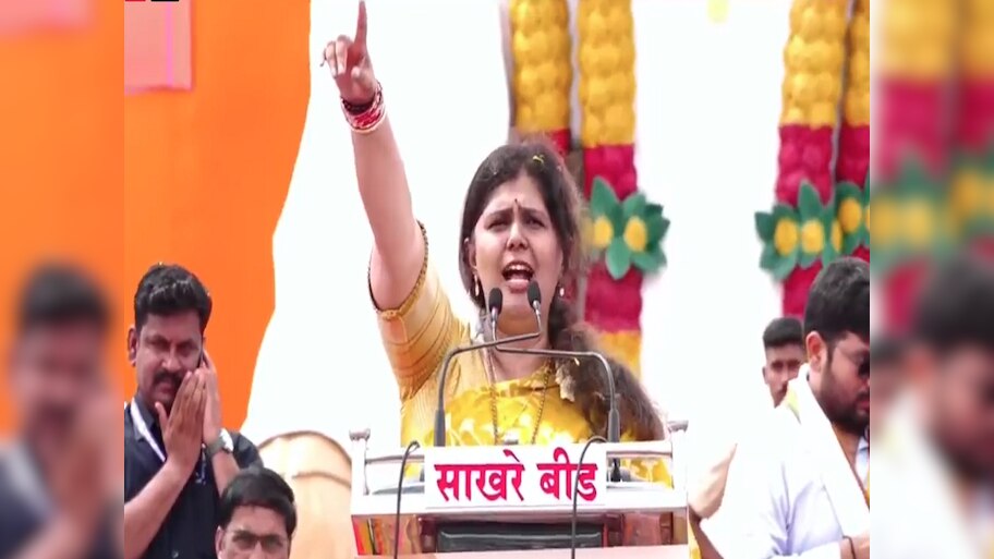 Pankaja Munde Dasara Melava: आमच्या लेकरांच्या ताटातलं हिरावून घेऊ नका, पंकजा मुंडेंचे भगवानगडावरुन आवाहन