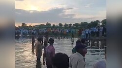 मध्य प्रदेशात देवीच्या विसर्जनादरम्यान मोठी दुर्घटना; ट्रॉली तलावात बुडून 13 जण ठार, मृतांमध्ये 10 लहान मुलं