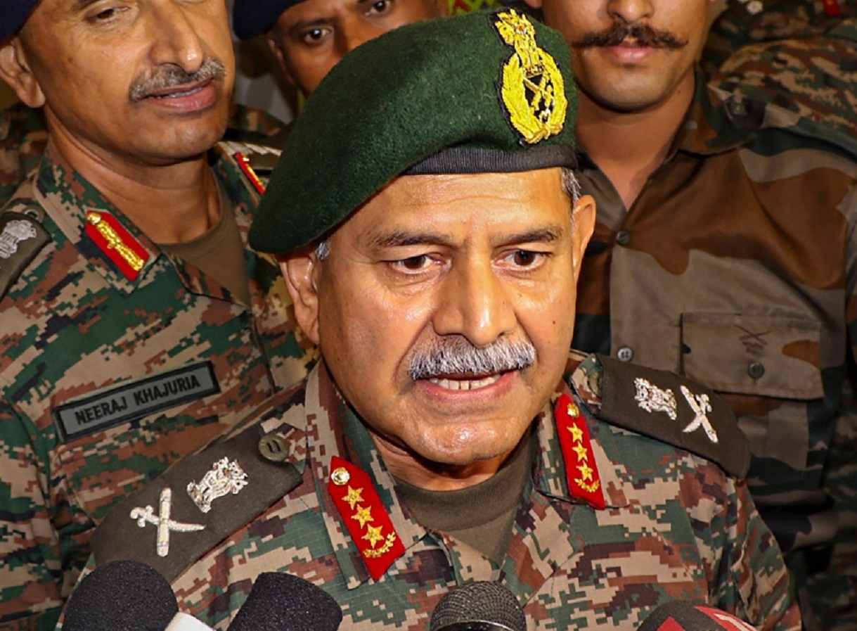 'पाकिस्तानने जगाच्या नकाशावर राहायचं आहे की नाही ठरवावं,' भारताच्या लष्कर प्रमुखांनी ठणकावलं, 'संयम दाखवणार नाही' 'पाकिस्तानने जगाच्या नकाशावर राहायचं आहे की नाही ठरवावं,' भारताच्या लष्कर प्रमुखांनी ठणकावलं, 'संयम दाखवणार नाही'