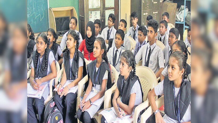 महाराष्ट्रातील शाळांमध्ये उर्दू भाषा शिकवा, राष्ट्रवादीच्या नेत्याची मागणी; 'सांस्कृतिक आणि ऐतिहासिक...'