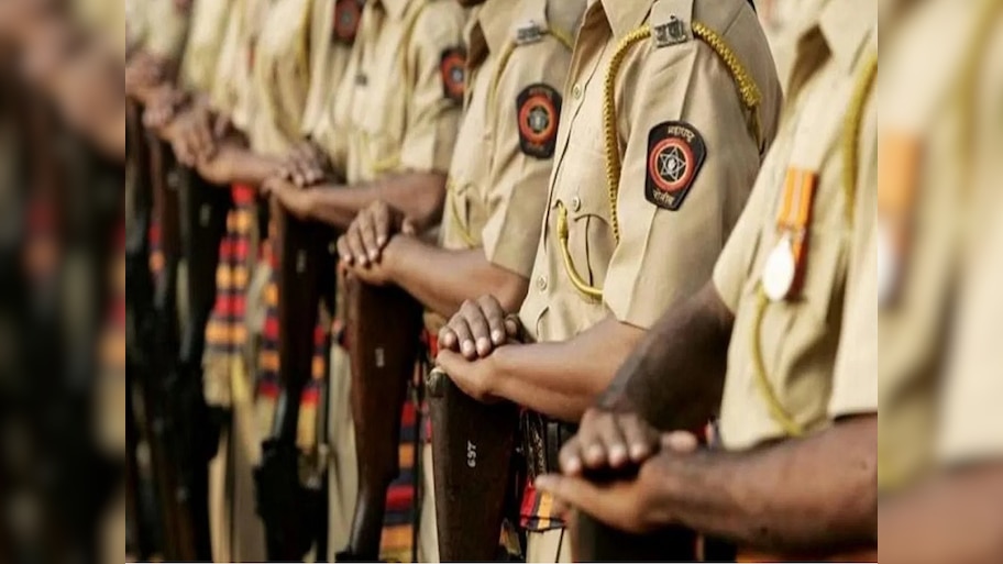 महाराष्ट्र पोलिसांच्या गणवेशात होणार मोठा बदल, मुख्यमंत्री फडणवीसांनी केली घोषणा!