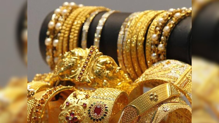 दिवाळीनंतर 77,000 वर येणार सोन्याचा भाव?  तज्ज्ञांनी दिलाय इशारा 