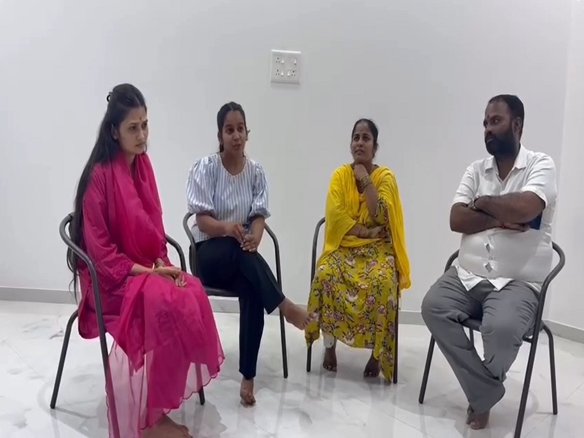 पुणे अपघात प्रकरणात मोठा ट्विस्ट, गौतमी पाटीलवर गंभीर आरोप करणारं कुटुंब आता मानतंय आभार, काय म्हणाले मरगळे कुटुंब? पुणे अपघात प्रकरणात मोठा ट्विस्ट, गौतमी पाटीलवर गंभीर आरोप करणारं कुटुंब आता मानतंय आभार, काय म्हणाले मरगळे कुटुंब?