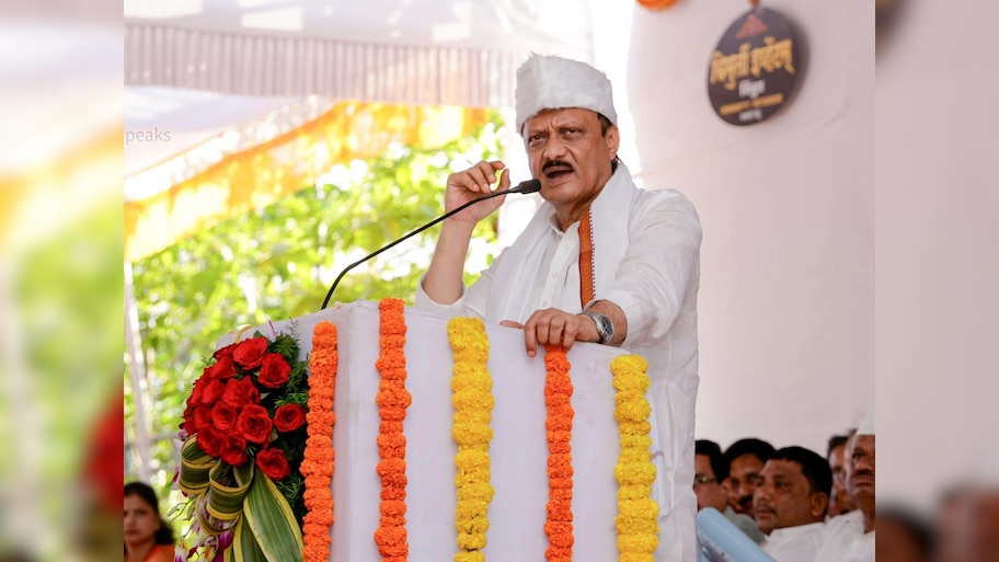 शेतकऱ्यांनी कर्ज फेडण्याची सवय लावावी, सारखं फुकटात कसे चालणार? अजित पवारांचं वादग्रस्त विधान