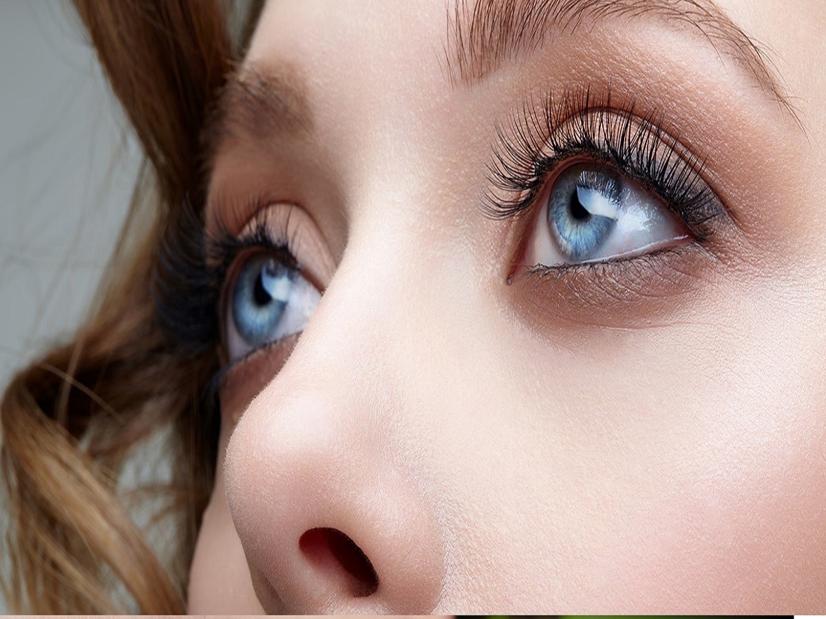 womens eye twitching know the auspicious and inauspicious signs Samudra Shastra