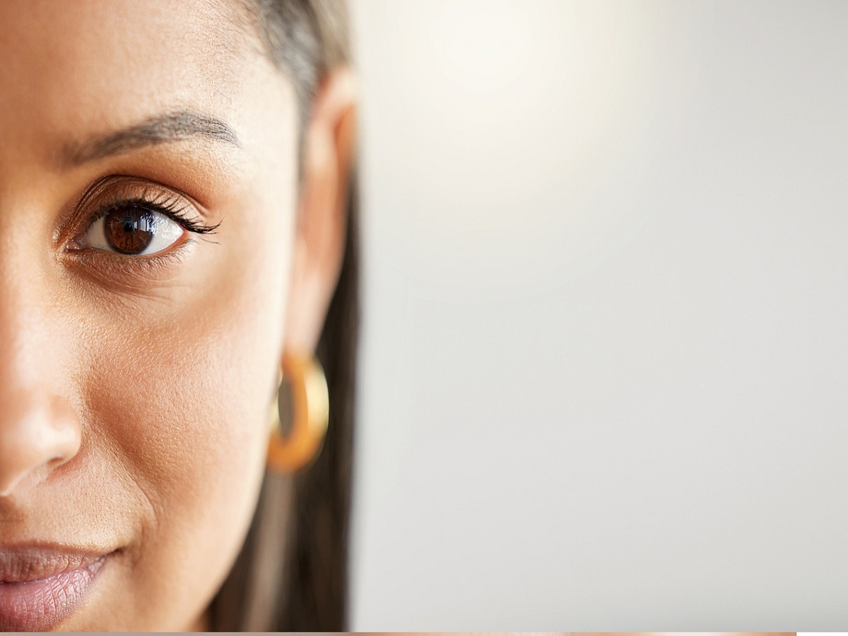 womens eye twitching know the auspicious and inauspicious signs Samudra Shastra