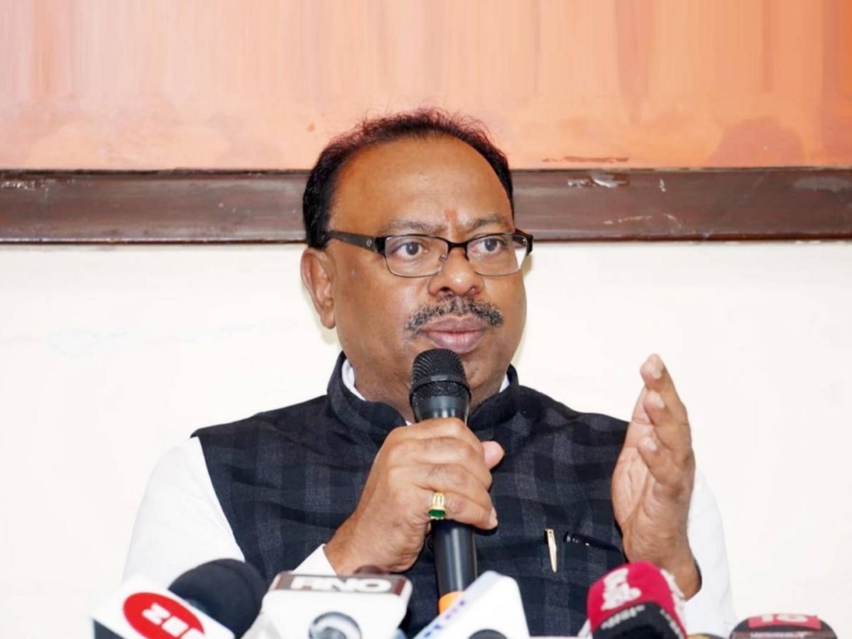 ’42 कोटींच्या दंडाची गरज नाही’, पुणे कोरेगाव पार्क जमीन गैरव्यवहार प्रकरणी महसूलमंत्री बावनकुळेंचं धक्कादायक वक्तव्य