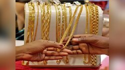 सोन्याच्या दरात आज मोठे उलटफेर, लग्नाची खरेदी करण्याआधी वाचा आजचे 24 कॅरेटचे दर