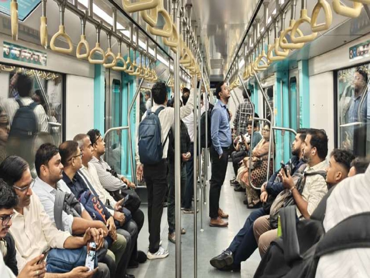 Mumbai Metro प्रशासनाकडून दिव्यांगांची थट्टा, तिकीट सवलतीसाठी ठेवली संतापजनक अट!