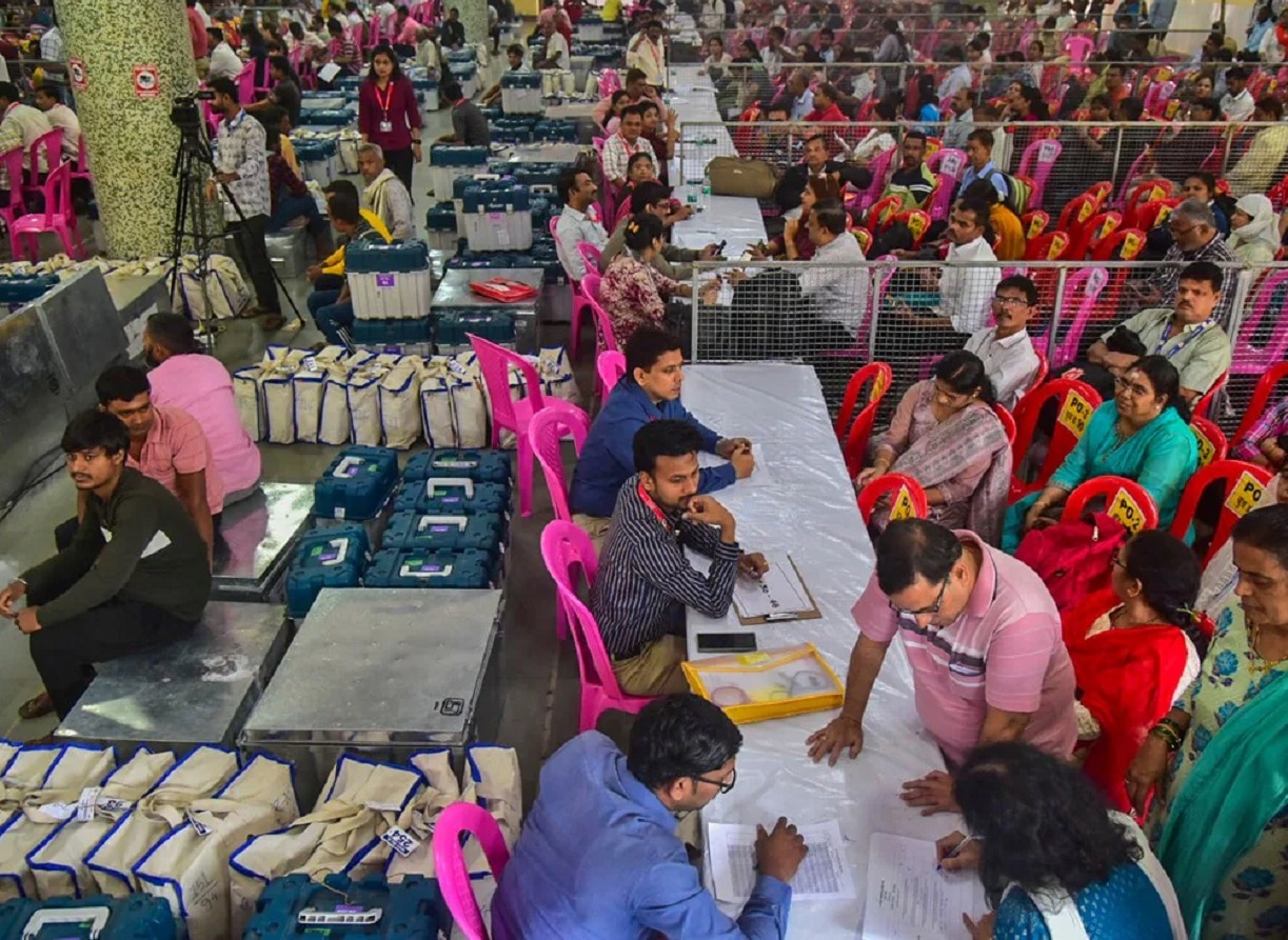 Maharashtra Local Body Election Result 2025 Date: उद्या मतमोजणी होणार नाही, हायकोर्टाचा मोठा निर्णय Maharashtra Local Body Election Result 2025 Date: उद्या मतमोजणी होणार नाही, हायकोर्टाचा मोठा निर्णय