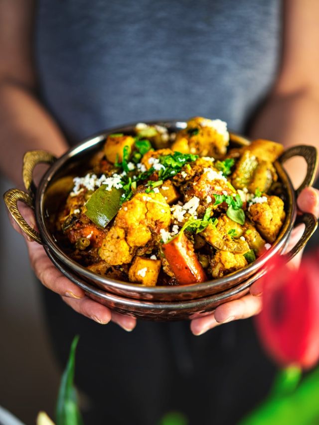 'या' 4 भाज्या पुन्हा गरम करू नका, आरोग्यावर होईल वाईट परिणाम 