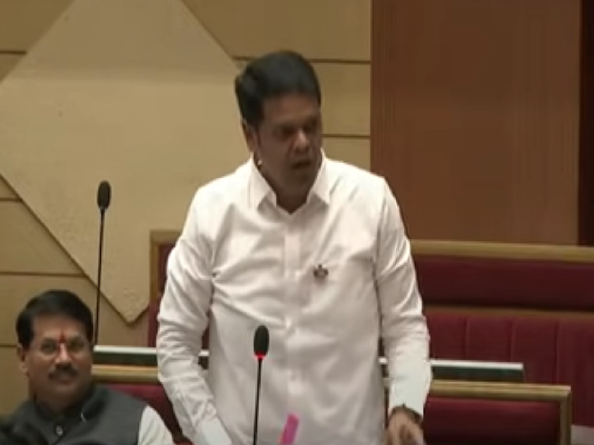 ‘आपला दवाखाना हे भ्रष्टाचाराचं कुरण’, विधान परिषदेत भाजप-शिवसेनेत जुंपली; एकनाथ शिंदेच्या योजनेवर जोरदार हल्लाबोल!