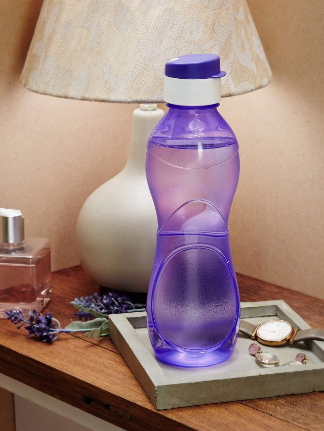 दररोज वापरात असलेल्या पाण्याच्या बाटल्या किती दिवसांनी बदलायला हव्यात? 