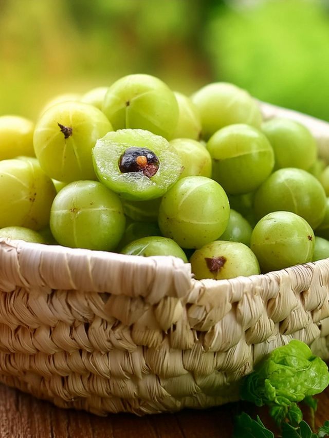 दररोज 1 आवळा खाल्ल्याने शरीरात दिसतील 5 महत्वाचे बदल