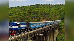 Indian Railway : विमानातच नाही तर ट्रेनमध्येही घेऊन जाऊ नका 'या' 4 गोष्टी, नाहीतर थेट जेलमध्ये जावं लागेल