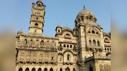 काय सांगता? महाराष्ट्रातील Top 5 भव्यदिव्य राजवाडे; प्रत्येकात वसेल एक गाव, एक तर मुंबईच्याच जवळ 