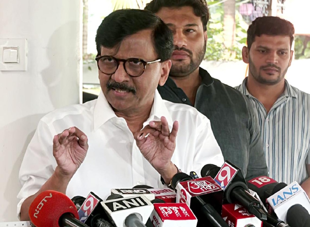Sanjay Raut on Pune Rape: मुलीच्या वडिलांचा आक्रोश पाहा, आरोपीला फासावर लटकवा; संजय राऊतांचा संताप