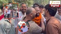 लाज आणली! बलात्कार आरोपीची जामीन मिळताच काढली मिरवणूक; हार घालून, खांद्यावर उचलून लोक नाचले