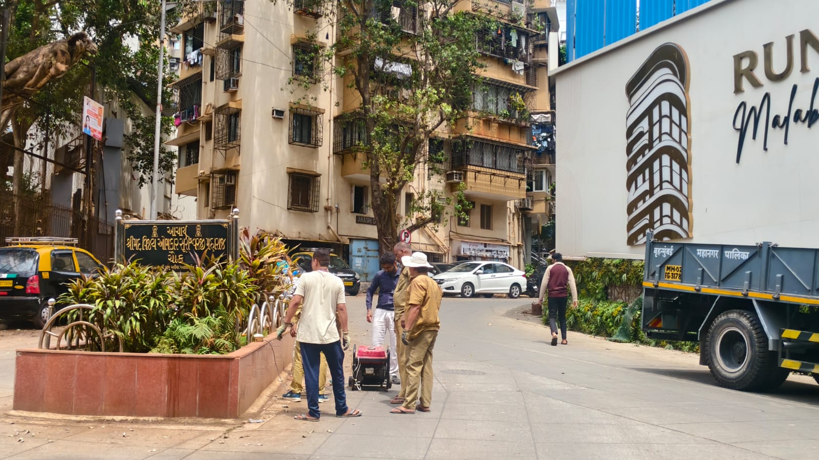Big Action On Gujarati Signboards in Malabar Hill after MNS Complaint