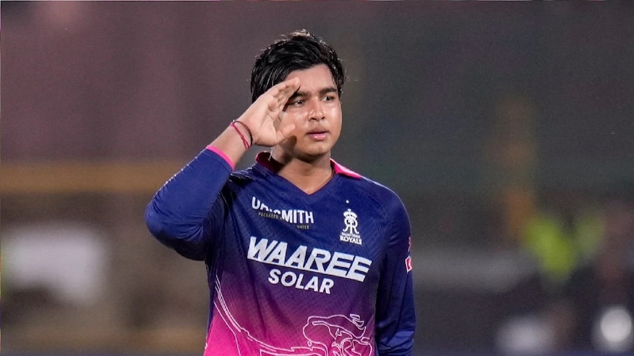 IPL स्टार वैभव सूर्यवंशीला घराबाहेर पडणंही झालंय कठीण, गावात परतल्यावर नेमकं काय झालं?