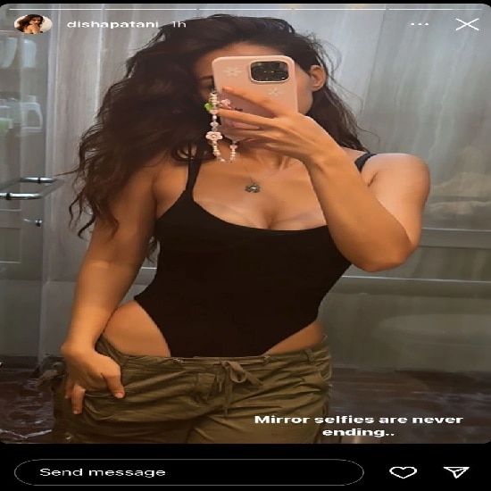 disha patani removes pant for mirror selfie exposes undergarments