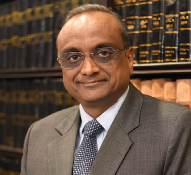 'त्या' राजीनाम्याची फडणवीसांनीच मंत्रिमंडळाला दिली माहिती; सरकार अडचणीत येऊ नये म्हणून...