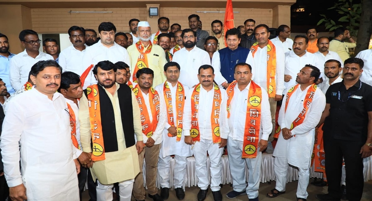 Shinde group Maharashtra News in Marathi