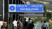  SBI ने  तुमच्या खात्यातून कापले पैसे, जाणून घेणे जरूरी आहे... 