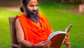 स्वामी रामदेव यांच्या जागतिक प्रवासातून कोणते जीवन धडे शिकता येतील? जाणून घ्या