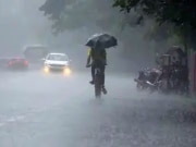 राज्यात दोन दिवस मुसळधार पावसाचा इशारा! रायगड, रत्नागिरीला रेड अलर्ट, तुम्हाला शहरात काय परस्थिती? जाणून घ्या 
