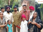 धर्मेंद्र यांच्या निवासस्थानी चाहत्यांची मोठी गर्दी; सनी-बॉबी देओलच्या निर्णयाची सर्वत्र प्रशंसा