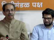 मुख्यमंत्र्यांनी घोषित केलेल्या पॅकेजचं ठिबक सिंचन झालं का? ठाकरेंचा सरकारला सवाल