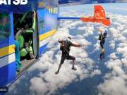 Viral Video: स्कायडायव्हिंग करताना पॅराशूट पंख्यात अडकलं,15 हजार फुटांवर संघर्ष; पुढे जे झालं त्याची कल्पनाही केली नसेल