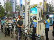 Petrol Diesel Rates: मतदानाच्या दिवशी सकाळीच बदलले पेट्रोल-डिझेलचे दर; तुमच्या शहरातला दर काय? जाणून घ्या!