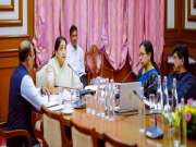 Sunetra Pawar: अजित पवारांच्या स्टाईलने अधिकाऱ्यांना सूचना, पालकमंत्री सुनेत्रा पवारांच्या 'त्या' कृतीकडे सारेजण पाहतच राहिले...