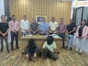 Video: पुण्यात ‘टक-टक गँग’चा पर्दाफाश, तुमच्या कारची खिडकी वाजते अन् फोन गायब...