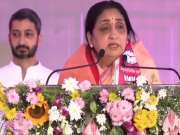 Baramati By Election: 'मी माझं सर्वस्व हरपलं पण या पोरक्यांकडे पाहून...' भरसभेत सुनेत्रा पवारांचा कंठ आला दाटून