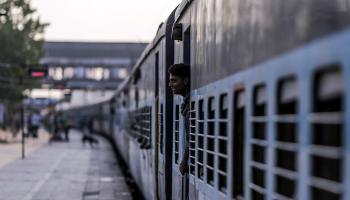 रेल्वे प्रवाशांचे तिकीट रात्री टीसीला चेक करता येणार नाही!