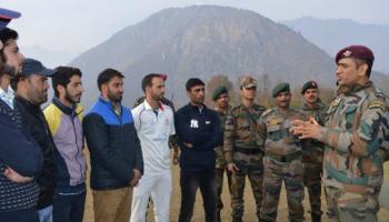  ...जेव्हा धोनीसमोरच आफ्रिदीच्या नावाचा झाला जयजयकार 