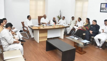 काँग्रेसबरोबर राष्ट्रवादी काँग्रेसलाही राज्यात मोठी खिंडार पडण्याची चिन्हं