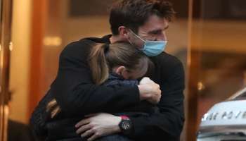 महिन्यांनंतर घरी पोहोचला पॅट कमिन्स, गर्लफ्रेंडला भेटताच झाला भावुक, व्हिडीओ