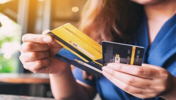 Credit Card Benifits : क्रेडीट कार्ड घेणार असाल तर हे फायदे जाणून घ्या