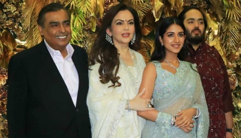 मुकेश अंबानीच्या होणाऱ्या सुनेचा आतापर्यंतचा सर्वात Glamorous लूक; बर्थडे पार्टीमध्ये केला एकच कल्ला 