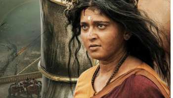 बॉलिवूडच्या 'या' अभिनेत्री रुपेरी पडद्यावर फार आधीच वयस्कर झाल्या...